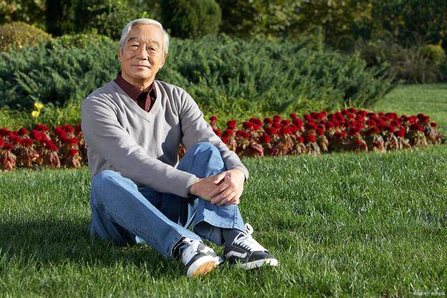 苹果亚太版哪里不好:吃10个苹果，不如一口它！公认的“老年病”克星，做法简单还解馋